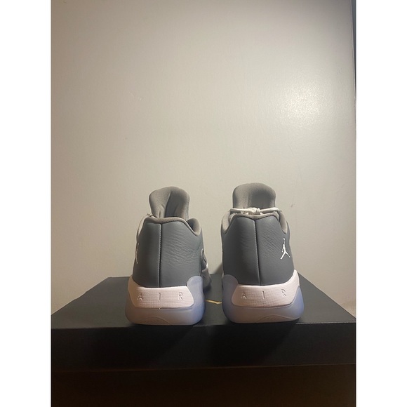 Jordan 11 CMFT Low (Cool Grey) - Picture 2 of 9
